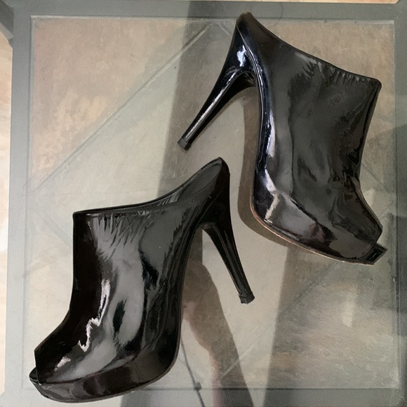 STUART WEITZMAN Patent Leather High Heel Mule Booti - Picture 4 of 14